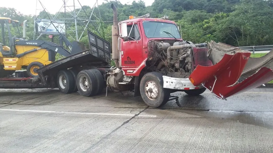 Un herido tras choque de camiones en el Corredor Norte