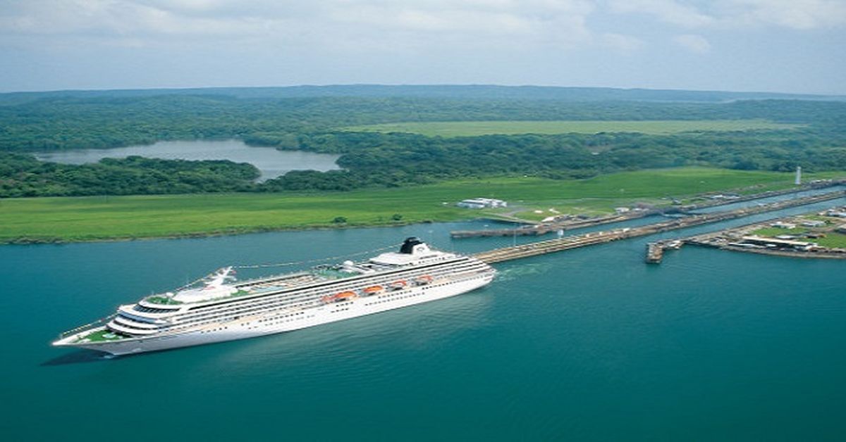 Travesía en barco por el Canal de Panamá es un tour que debes incluir en tus vacaciones