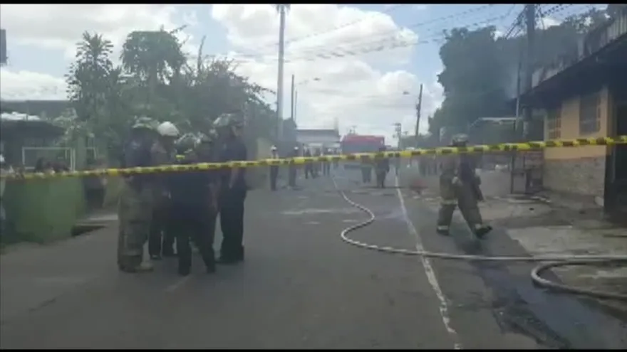Varias familias afectadas por incendio en Pedregal