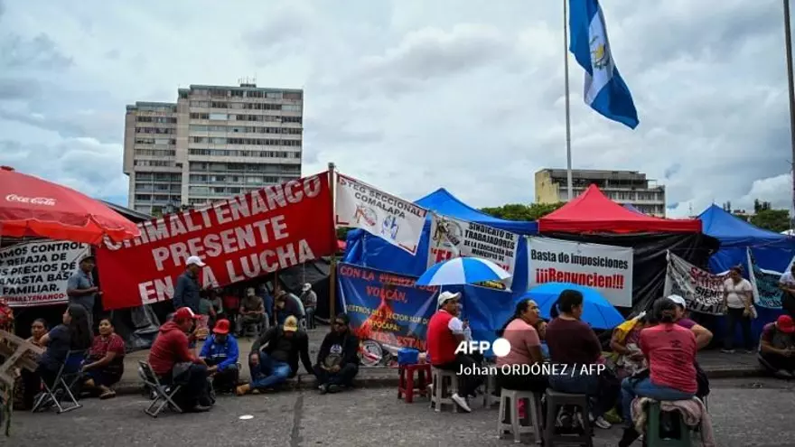 Docentes en Guatemala protestaban exigiendo aumento salarial