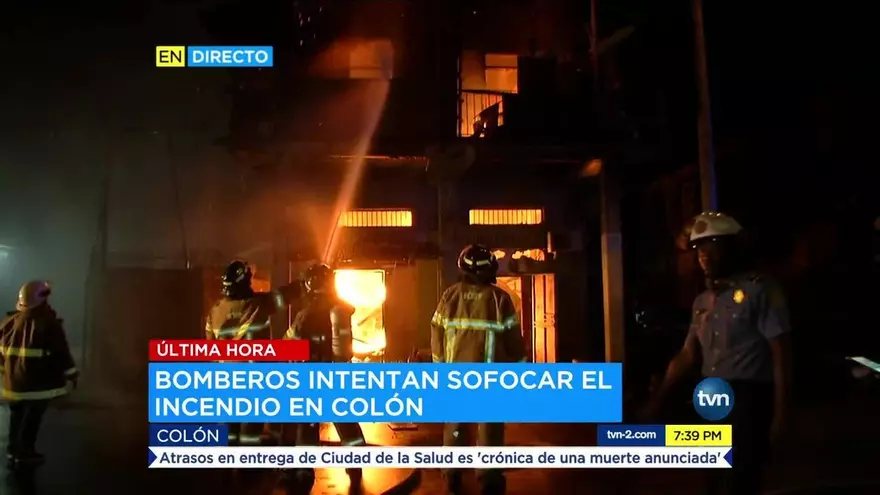 Reportan incendio de viejo caserón en Colón