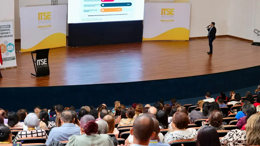 Meduca y docentes debaten sobre la modernización de la enseñanza técnica en congreso nacional