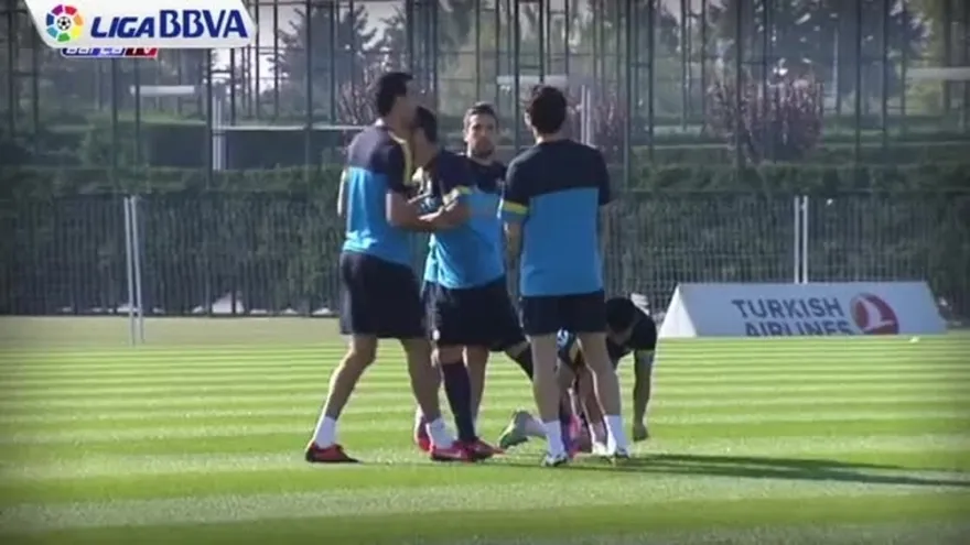 Rivaldo visita el entreno del Barcelona