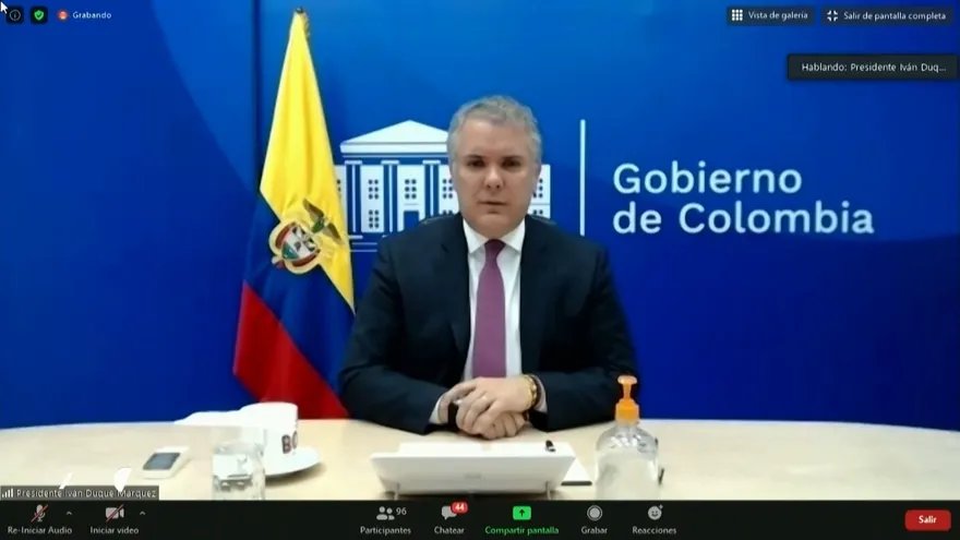 Presidente de Colombia dice que Venezuela busca obtener misiles con Irán