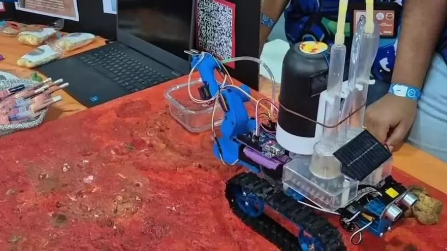 Estudiantes destacan en olimpiadas de robótica con proyectos innovadores