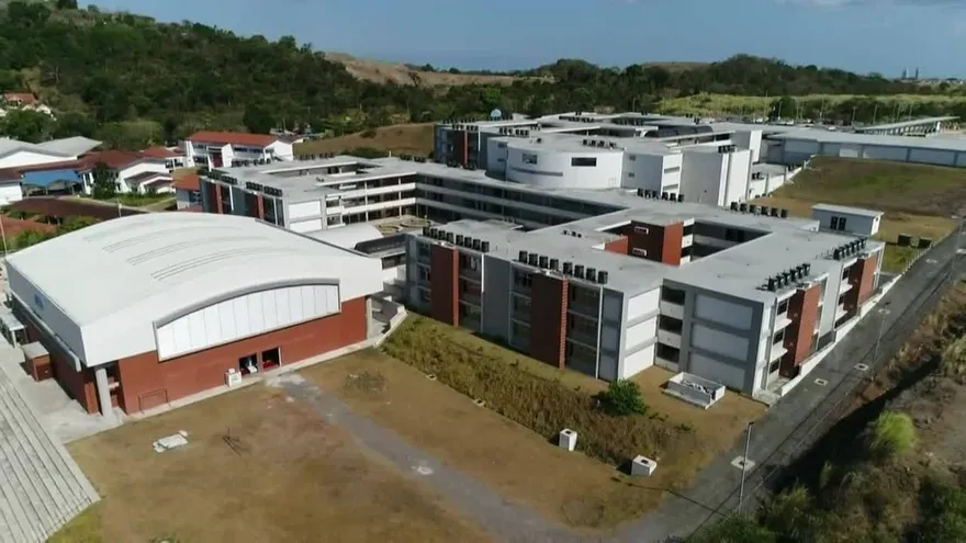 Padres de familia se oponen a aumento de mensualidad