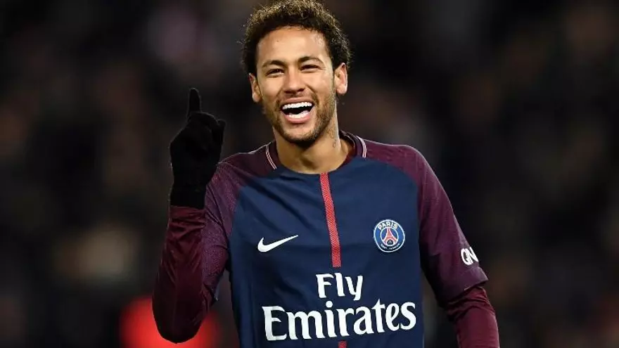 Neymar, Con los pies en París y la cabeza en el Mundial 2018
