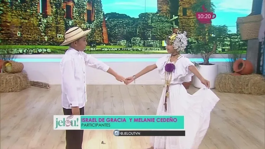 Última ronda del concurso de mini bailarines folclóricos