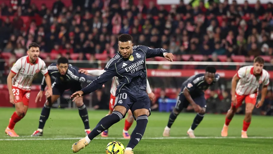 Girona vs Real Madrid Kylian Mbappé cobrando el tiro penal