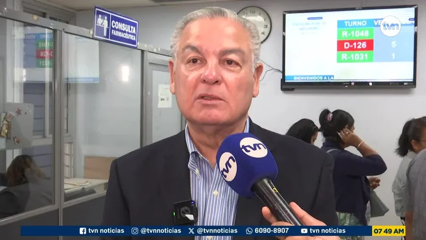 Contralor Flores inspecciona atención a asegurados en la policlínica JJ Vallarino