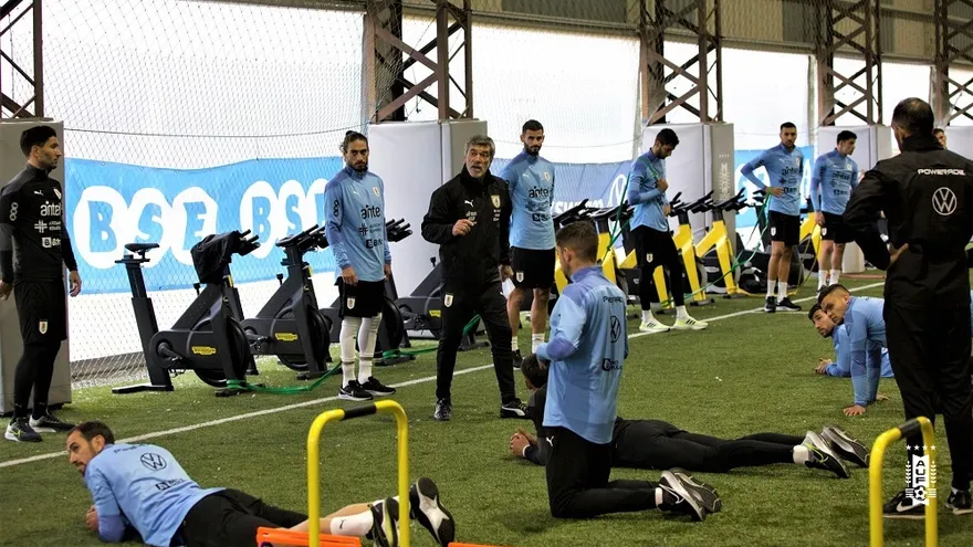 Uruguay recibe a Ecuador decidido a robarle el tercer puesto en el premundial