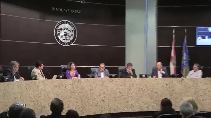 Gobiernos autoritarios y violencia amenazan la prensa en América Latina