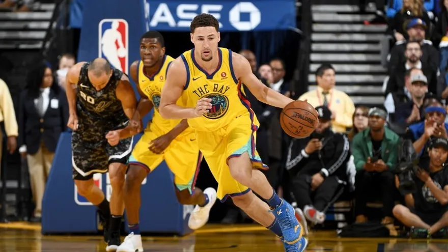 Klay Thompson fuera de acción en la NBA por un dedo fracturado