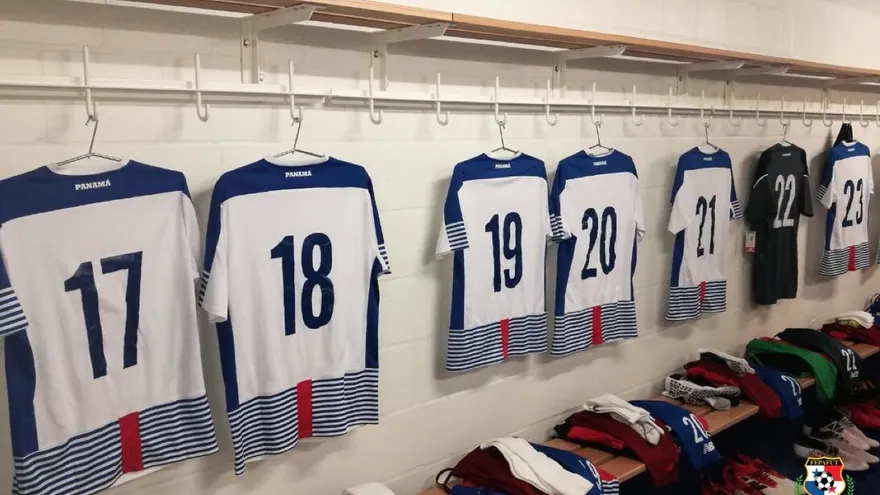 Panamá jugará de blanco contra Suiza