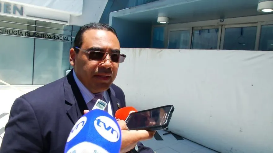 Avanza caso del bus 8b06 en Estados Unidos