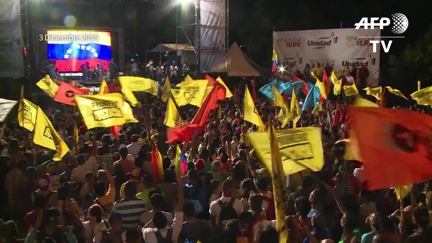 Contundente victoria de la oposición en legislativas venezolanas