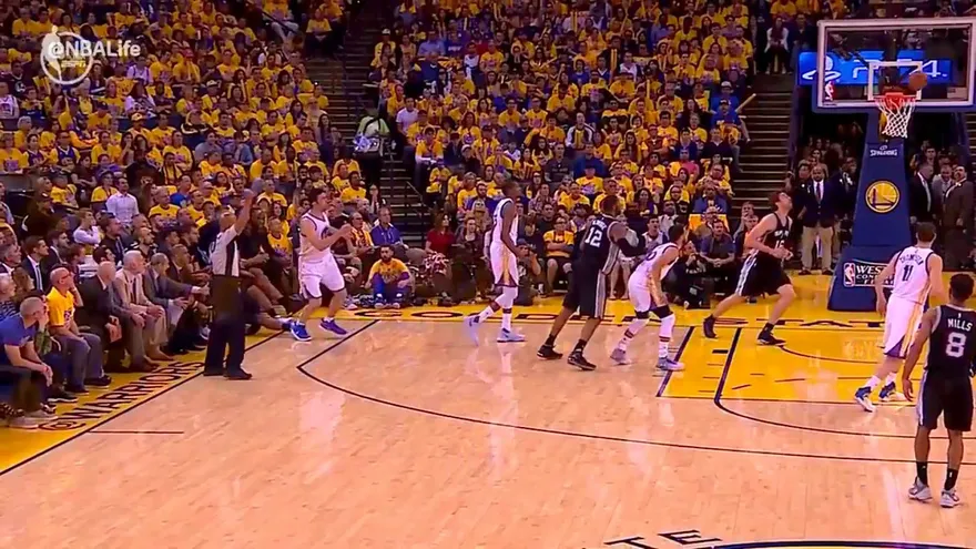 Incidente entre Zaza Pachulia y Kawhi Leonard
