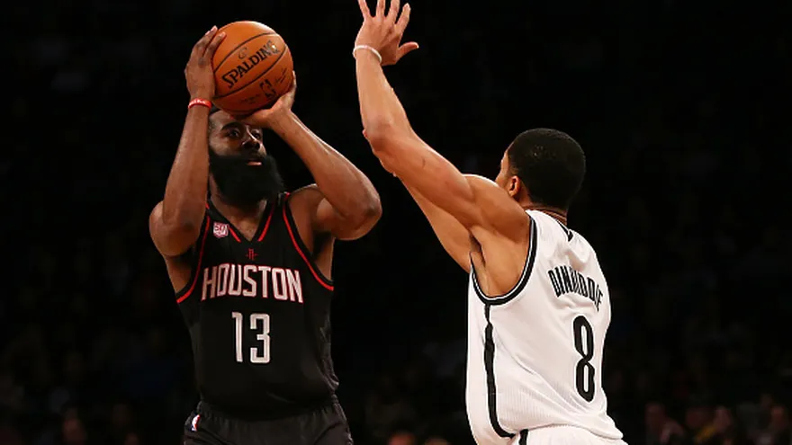 James Harden (13) ya tiene 12 triples-dobles en la temporada
