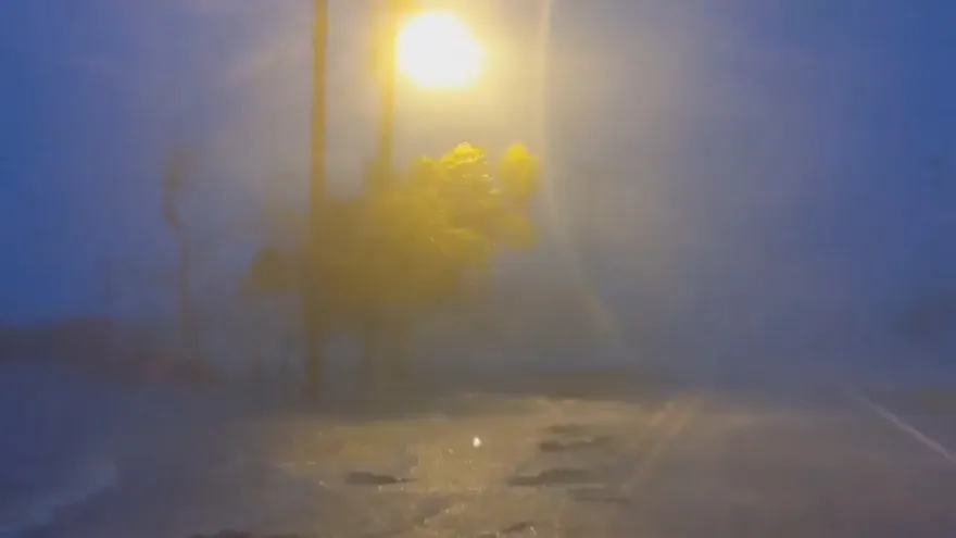 Tormenta tropical Nicholas se debilita tras desembarcar en Texas