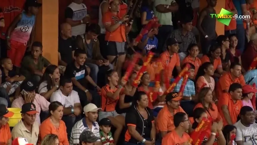 Desde las gradas - Panamá Metro vs Los Santos