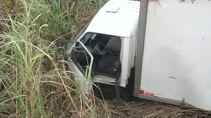 Camión articulado se accidentó en vía Centenario
