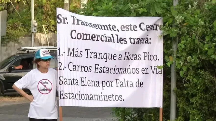 Residentes de Altos del Golf se oponen a construcción de plaza comercial