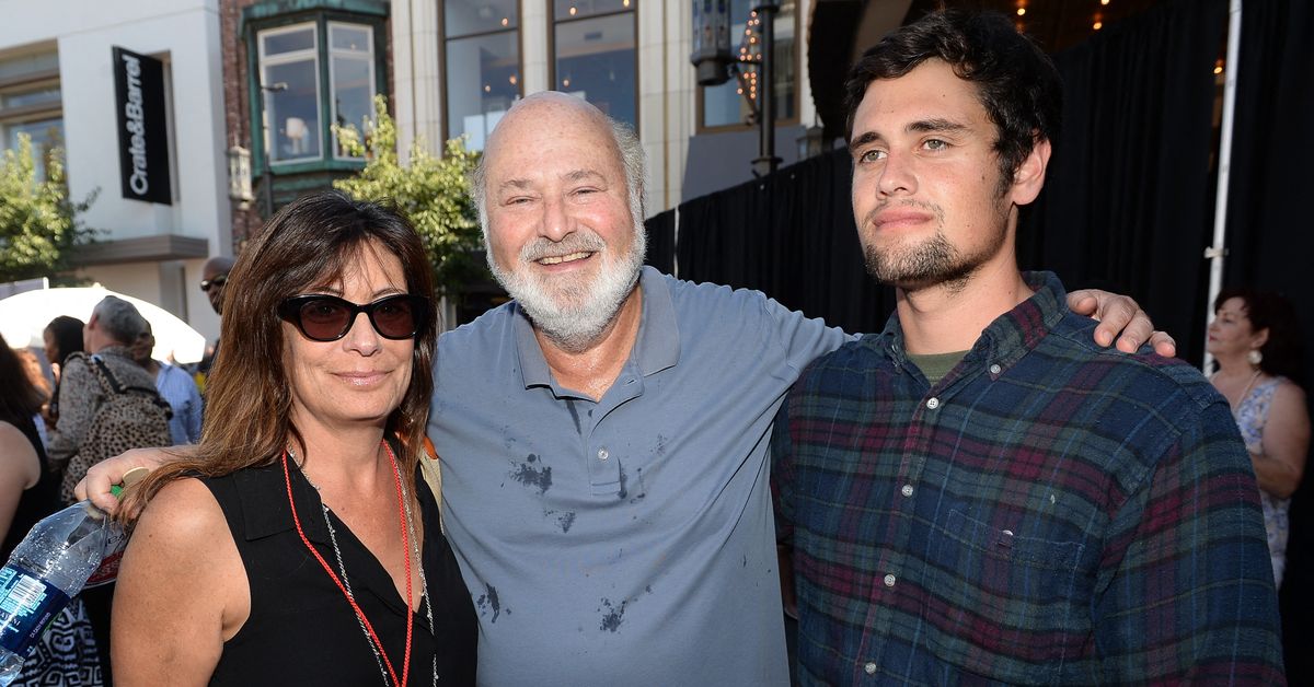 Hijo de famoso director Rob Reiner enfrenta cargos por asesinato de sus padres
