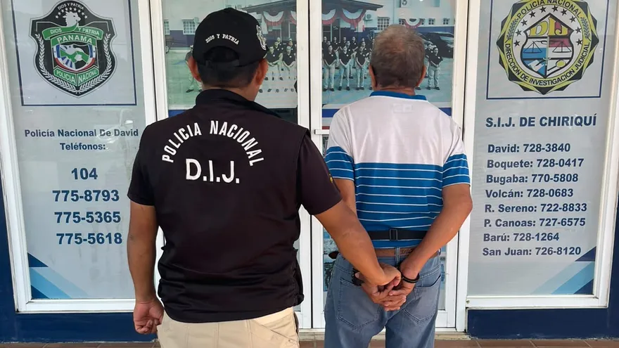 Un hombre de 68 años fue aprehendido por agentes de la Dirección de Investigación Judicial (DIJ) en la provincia de Chiriquí, luego de ser requerido por varias denuncias relacionadas con la presunta comisión de delitos contra la libertad e integridad sexual, en las modalidades de violación y otros delitos sexuales.