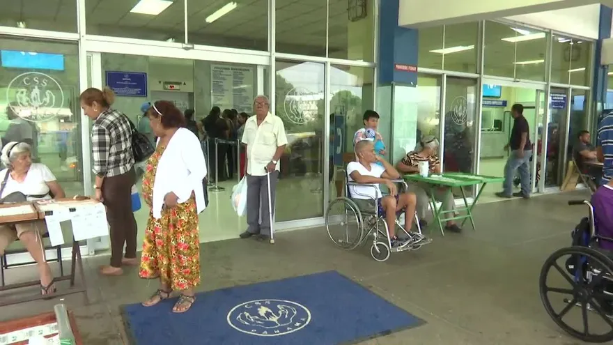 Refrendan contrato para compra de medicamentos