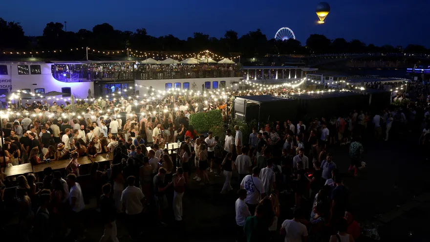 France Celebrates Music Festival Amid Record Heatwave