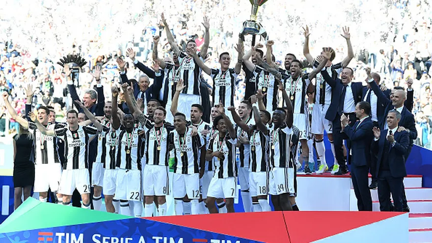 La Juventus celebran la conquista de la liga italiana