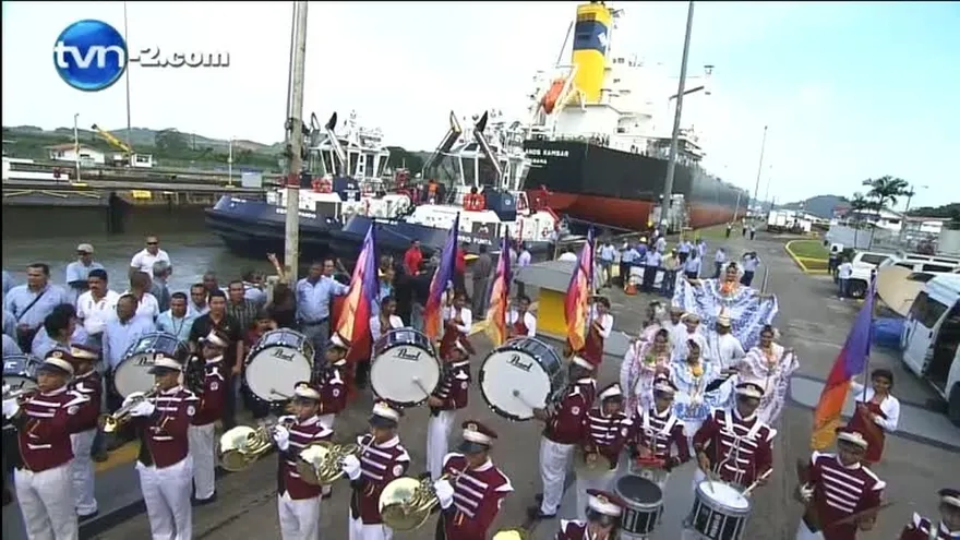 Un pastel de cuatro metros por el centenario del Canal de Panamá