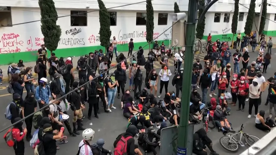 Protesta contra violencia policial en México deja destrozos en la capital