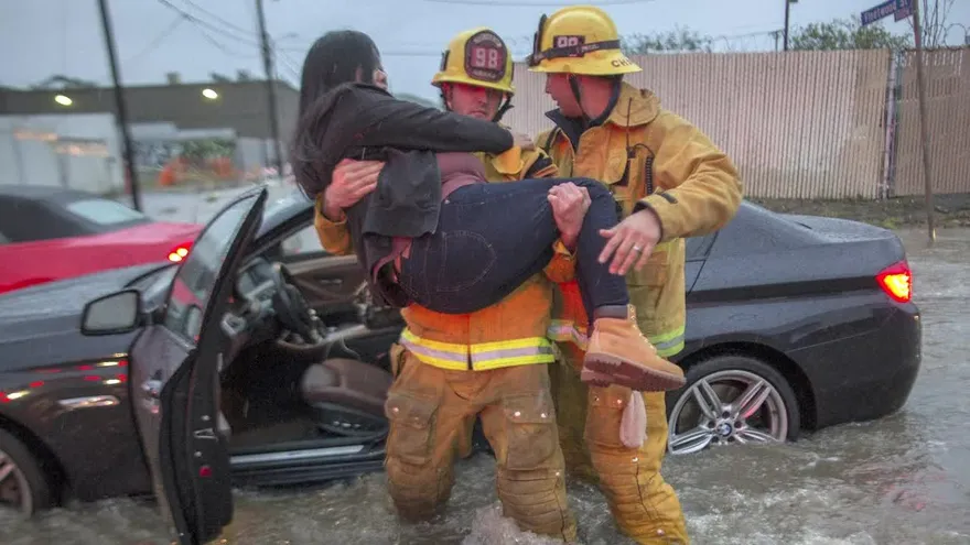 El sur de California golpeado por la tormenta masiva