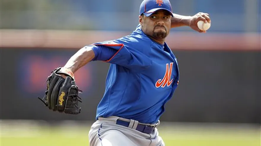 Santana enfrenta bateadores por primera vez en su recuperación