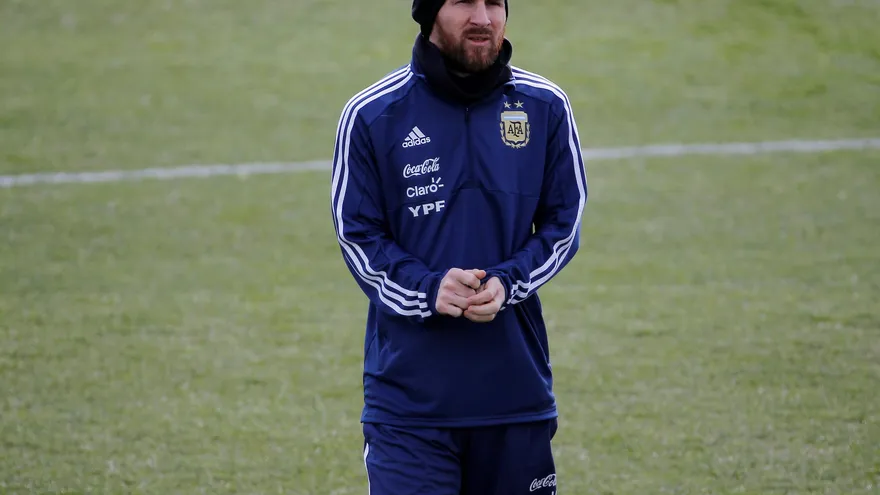 Messi vuelve a ser duda a horas del partido contra España