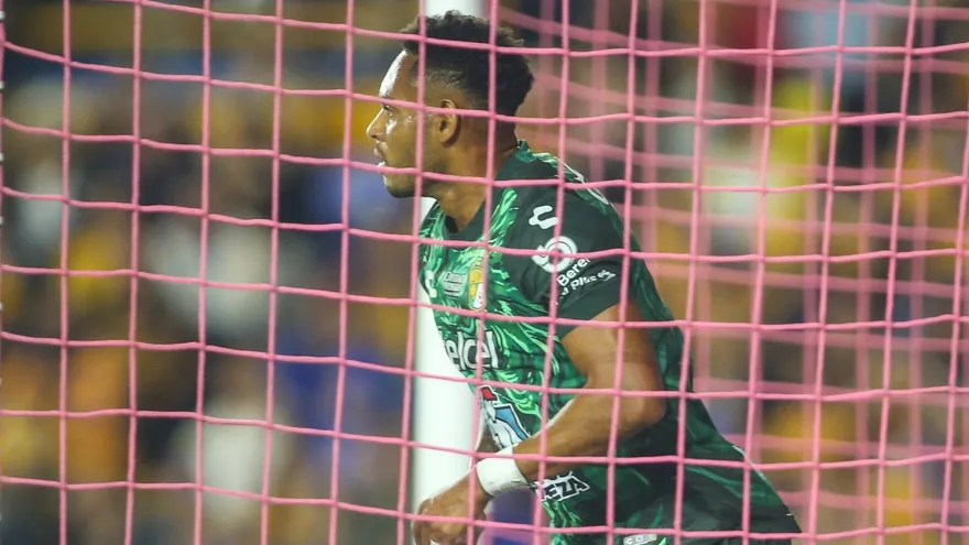 Ismael Díaz marcó en México