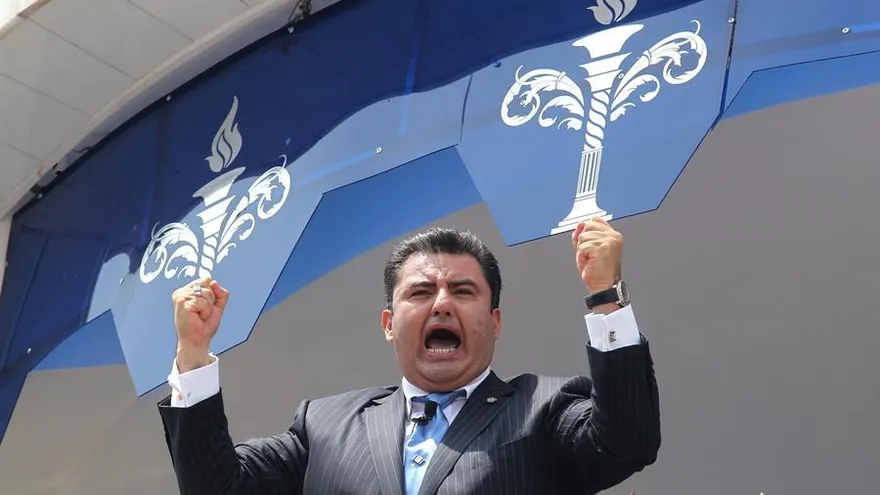 El líder espiritual de la Iglesia de la Luz del Mundo, Naason Joaquín García.