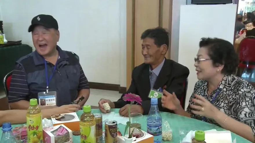 Los medios norcoreanos destacan las reuniones de familias separadas por la guerra