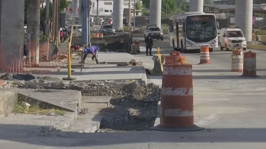Tráfico persistente en la Boyd Roosevelt sigue afectando a usuarios del transporte público