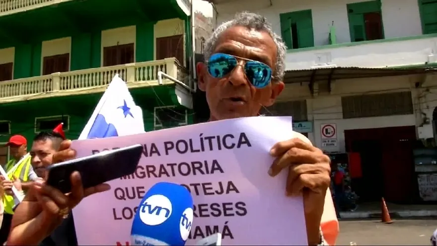 Protestan en contra de procesos de regulación migratorio