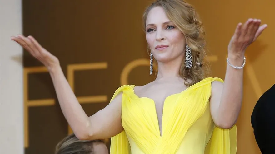 Uma Thurman llega al pase de la película "Sils Maria" en el Festival de Cine de Cannes