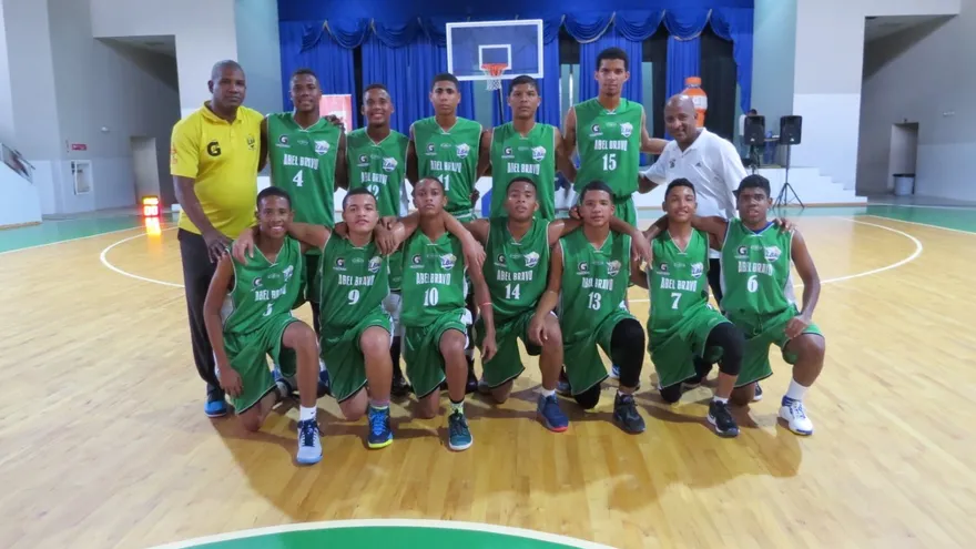 Jugadores del equipo U18 del Abel Bravo
