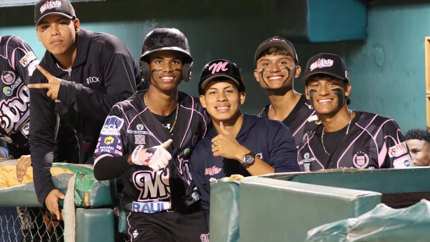 Jugadores del equipo juvenil de Panamá Metro