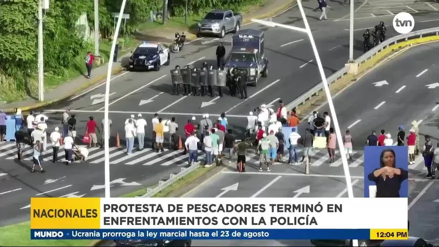 Pescadores protestaron este lunes frente al Mercado de Mariscos