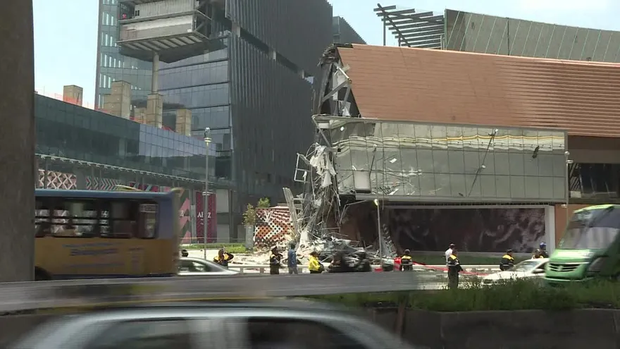 Exclusivo centro comercial de México sufre derrumbe