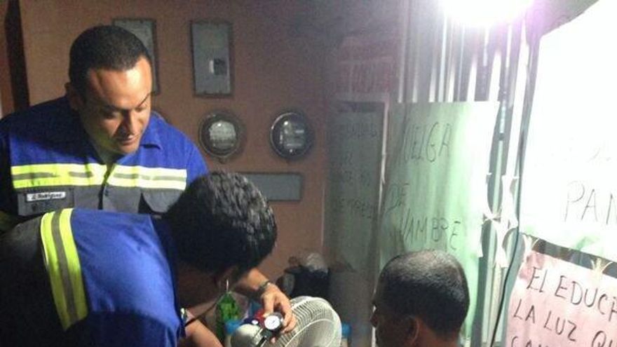 Denuncian ataque contra docente en huelga