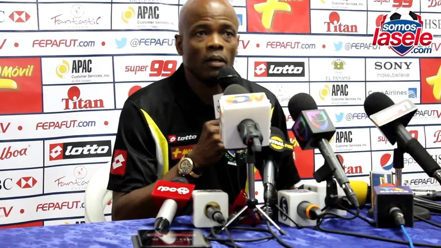 Mira la entrevista de Julio Dely Valdés antes del Panamá vs México