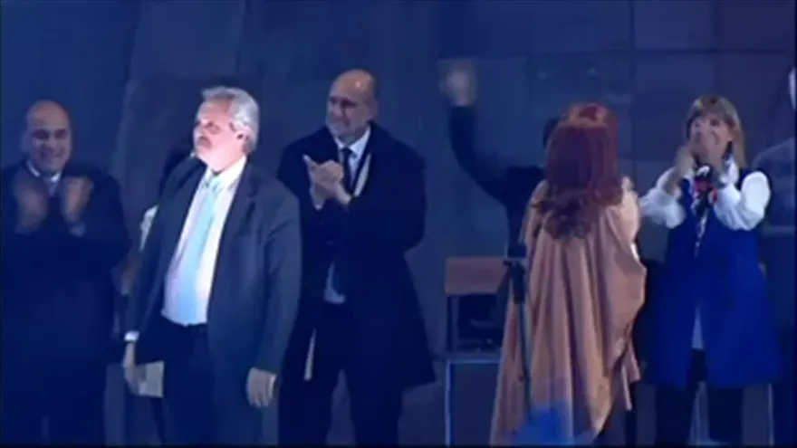 Alberto Fernández llama a argentinos a votar para cambiar el rumbo