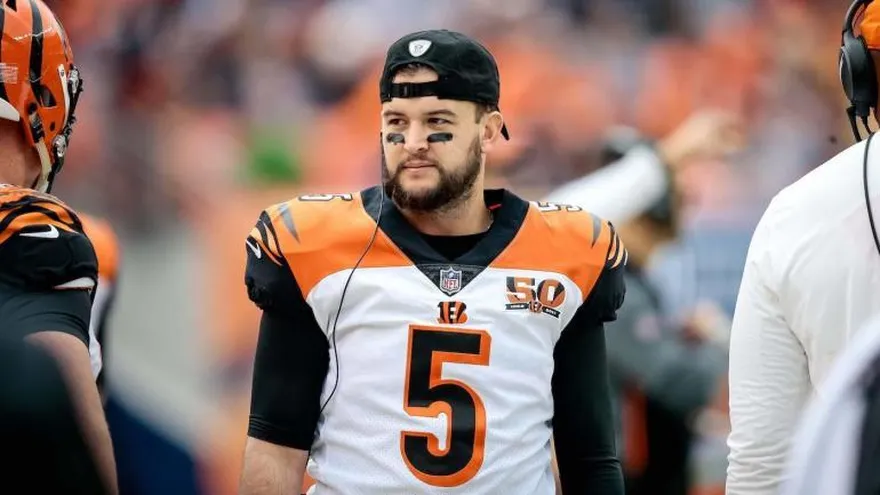 Los Bills firman al mariscal de campo McCarron